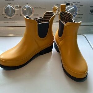Yellow Chelsea Rain Ankle Boots ll bean wellies size 7